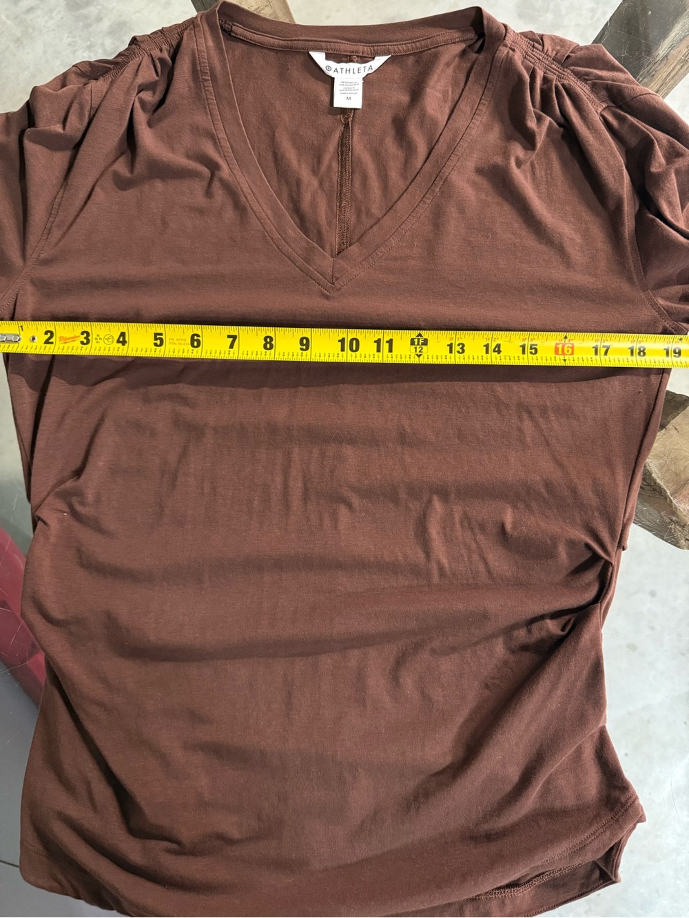 Athleta Outbound Women's V-Neck Long Sleeve Tee with Side Ruching Brown M - Picture 4 of 5